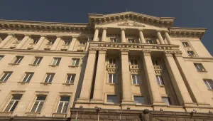 Петков освободи трима заварени зам.-министри