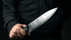 13-годишно момче е в тежко състояние, било нападнато с нож