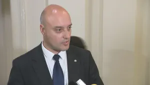 Атанас Славов: Единственият шанс кабинетът да оцелее е да има конституционна реформа