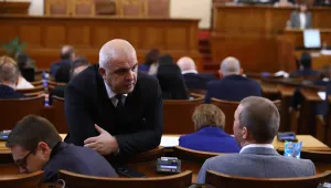Маноил Манев от ГЕРБ: Нинова играе роля на асистентка на Гешев, бутонът Enter се натиска