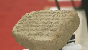 Италия върна на Ирак древен артефакт от времето на Асирийската империя