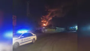 Голям пожар в печатница в Шумен тази нощ
