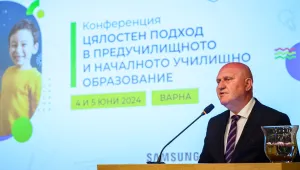 МОН: Матурите да се провеждат на таблети