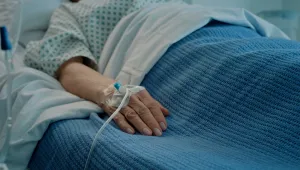 На заден ход: Шофьор блъсна и уби възрастна жена в Сопот