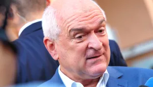 Премиерът за искането на Радев за фургони във Воден: Хибридно оповестяване