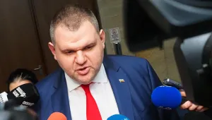 Делян Пеевски поиска инспекторатът към ВСС да провери председателя на съда в Разград