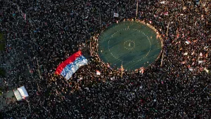 Студентите и опозицията в Сърбия се събраха на митинг с искане за предсрочни избори (ВИДЕО)