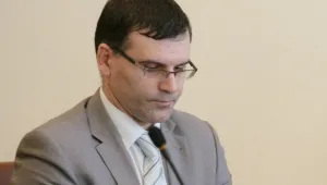 Дянков иска анализ на цените на горивата у нас и в ЕС