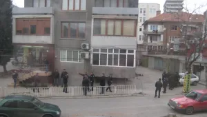 Банков обирджия държи заложници в Сливен