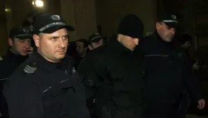 Дъмпела постоянно в ареста