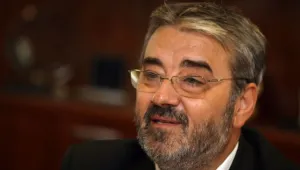Ангел Семерджиев облагодетелствал фирмата на кръстницата на детето си