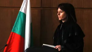 Шефът на ЦИК подаде оставка