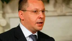 Пожарникарски отбор, който гаси пожари