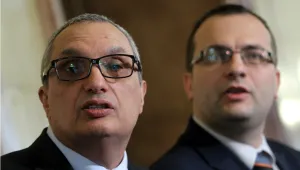 Костов призова напусналите ДСБ да излязат от СОС