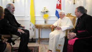Папа Бенедикт XVI се срещна с Фидел Кастро