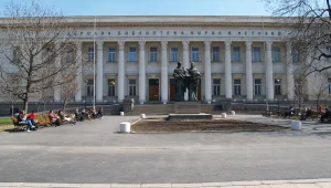 Библиотеки и музеи на бунт срещу готвени съкращения