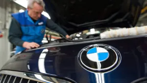 Полицаи откриха части от крадено BMW в 2 товарни автомобила