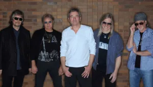 Китайски порцелан и сребърни прибори за Deep Purple в Каварна