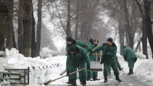 Рекорден снеговалеж в Москва на 1 април – покривката достигна 65 см