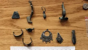 ГДБОП намери 4 старинни икони у двама мъже от Ловеч