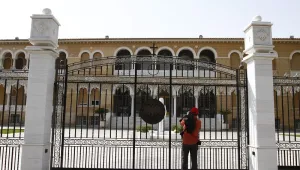 Главата на Кипърската църква се обяви за излизане от еврозоната