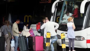 Британският премиер представя обезкуражаващи мерки срещу 