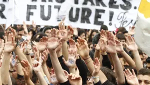 Спасителният план за Кипър изкара и младежи на протест