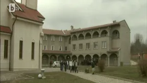 Католическата църква храни бежанци и бедни с топла храна
