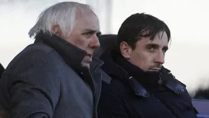 Бащата на Гари и Фил Невил е арестуван за сексуално нападение