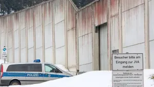 Затворник взе двама заложници в Германия