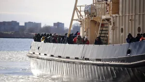 Леден блок се откъсна край брега на Калининград, 80 рибари в опасност