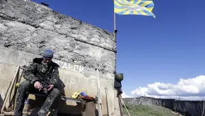 Преди кримския референдум: Западът готви санкции, Русия - военни