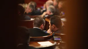 ГЕРБ и БСП в спор кой колко кандидати за ЦИК трябва да предложи