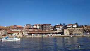 Край на сергиите с бельо в Стария Несебър, търговците искат компенсации