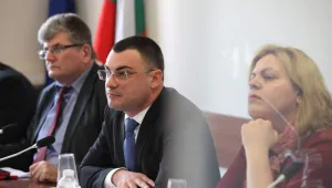 Служебното правителство поиска оставката на шефа на ДКЕВР