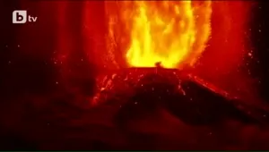 Зрелищно изригване на вулкан в Чили (ВИДЕО)