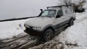 Офроуд доброволци на помощ на бедстващите