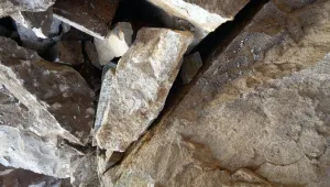 Свлачище затрупа три къщи в покрайнините на Пещера