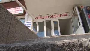 Десетки парамедици не могат да започнат работа заради административни неуредици