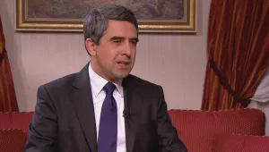 Плевнелиев пред bTV: Олигархията все още гребе от три каци с мед
