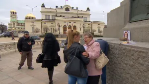 Близки на Вероника поискаха истината за жестокото убийство