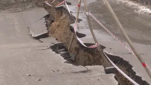 Пътят към село Лесковец се свлече след дъждовете