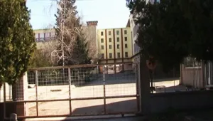 Служители на пловдивска обувна фабрика от половин година са без заплата