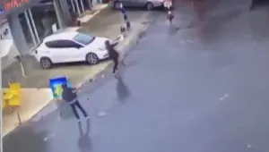 Турската полиция застреля две жени, нападнали полицейски участък в Истанбул (ВИДЕО) 