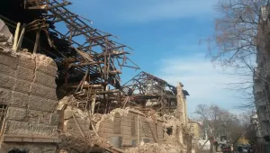 Проверяват дали събарянето на тютюневата фабрика е станало с фалшив документ