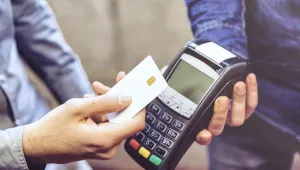 Арестуваха двама българи в Милано – клонирали 600 банкови карти