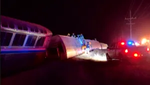 20 души са ранени при железопътна катастрофа в Канзас (ВИДЕО)