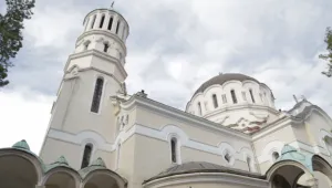 Гюешево: Най-големият войнишки паметник в страната тъне в разруха