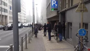 Вижте как пътници от метрото в Брюксел се евакуират след взрива (ВИДЕО)