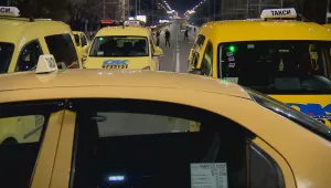 Транспортният министър разтури протеста на таксиметровите шофьори на 
